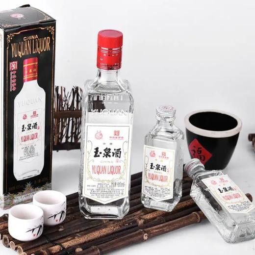 黑龍江請客用什么白酒？老村長那可不好使，這三個老品牌才是硬菜