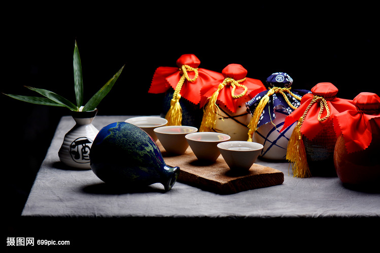 白酒 穿越時(shí)光的東方瓊漿